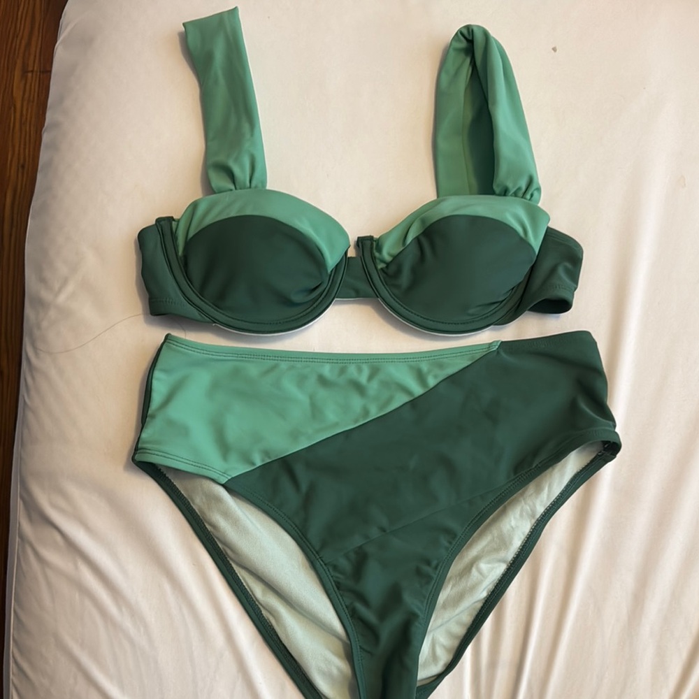 Cupshe Green Bikini with Underwire Support